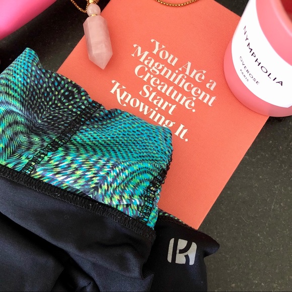 Koral Activewear Blk/Grn Mesmerize Yoga Leggings - Picture 2 of 6